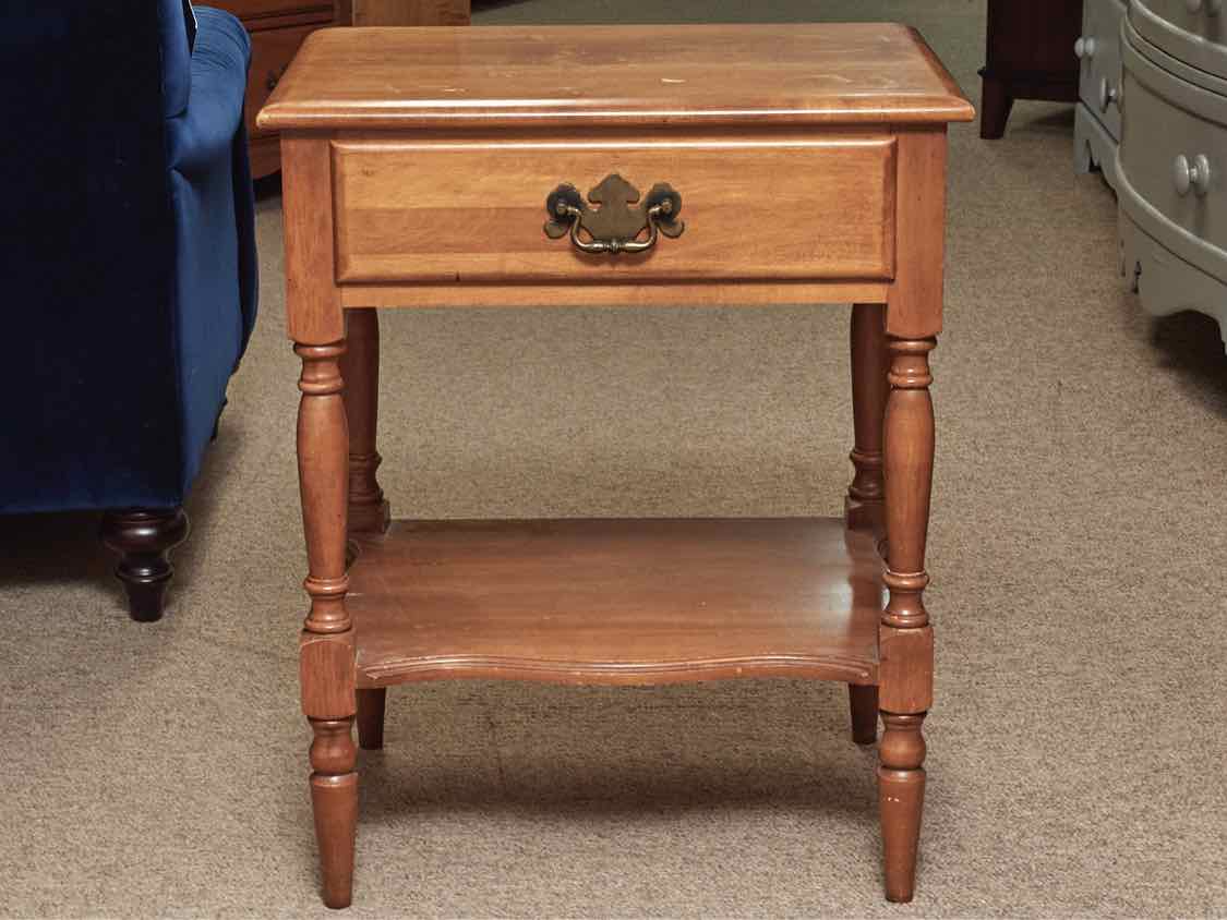 Maple 1 Drawer & Lower Shelf Nightstand