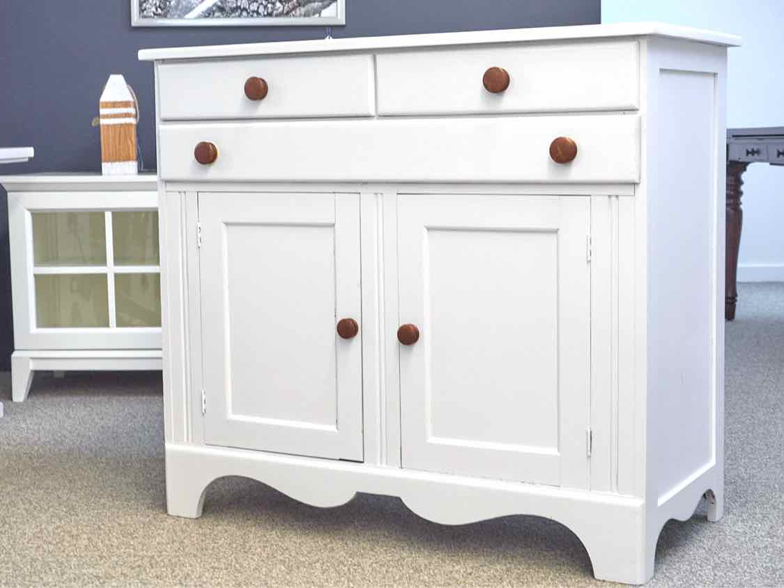 Arctic White Finish  Sideboard with 3 Drawers & 2 Doors