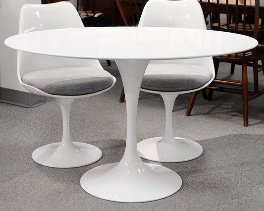 MCM 48" Oval Dining Table With Five Chairs