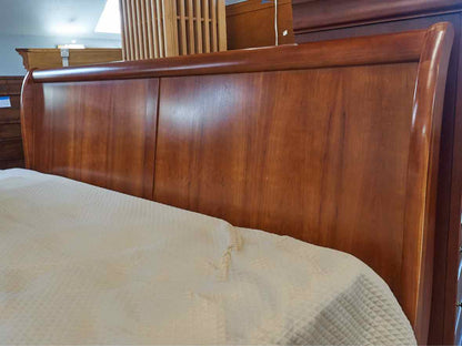 Stanley Cherry King Sleigh Bed