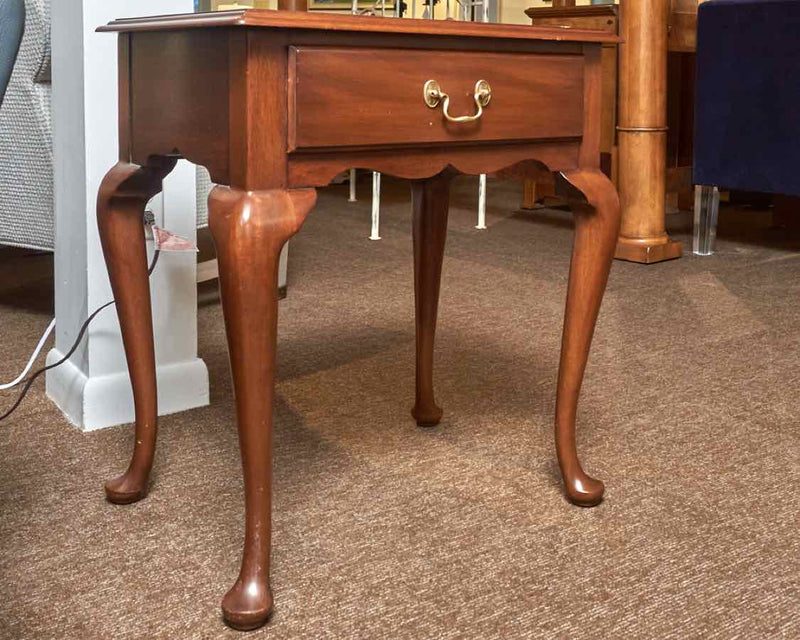 Henkel Harris Queen Anne Mahogany Side Table with 1 Drawer