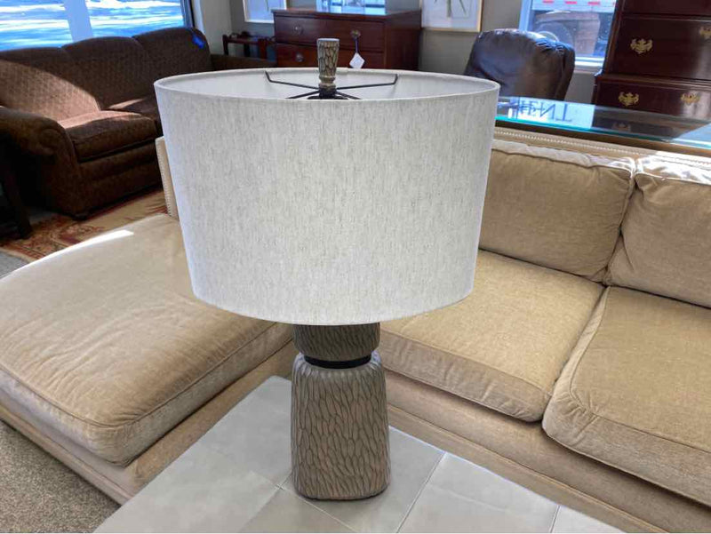 Roanoke & Dunbrook Casual Table Lamp
