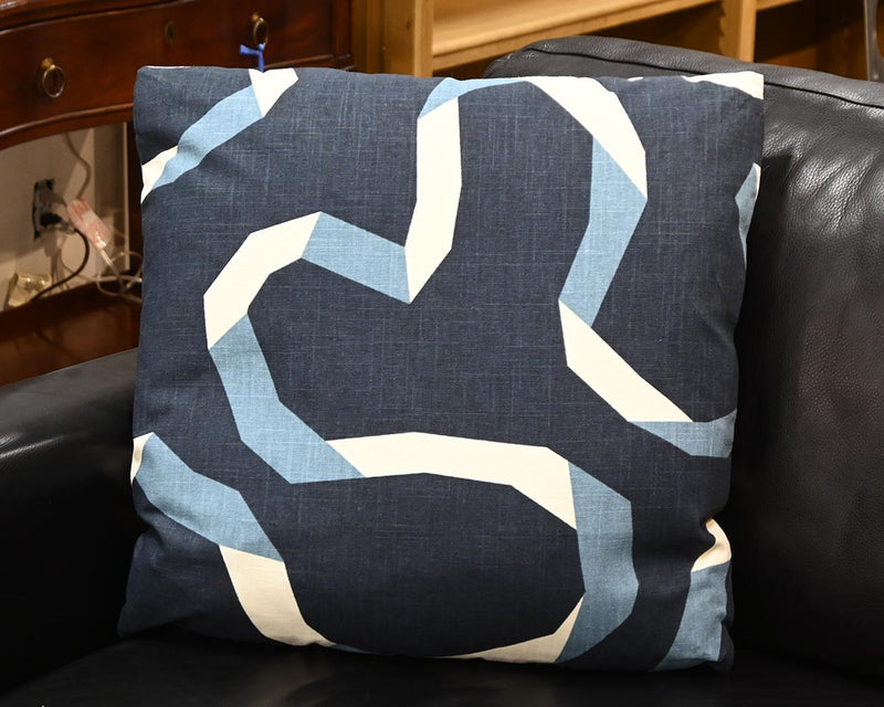 "Vento Ribbon Admiral" Navy & White Accent Pillow