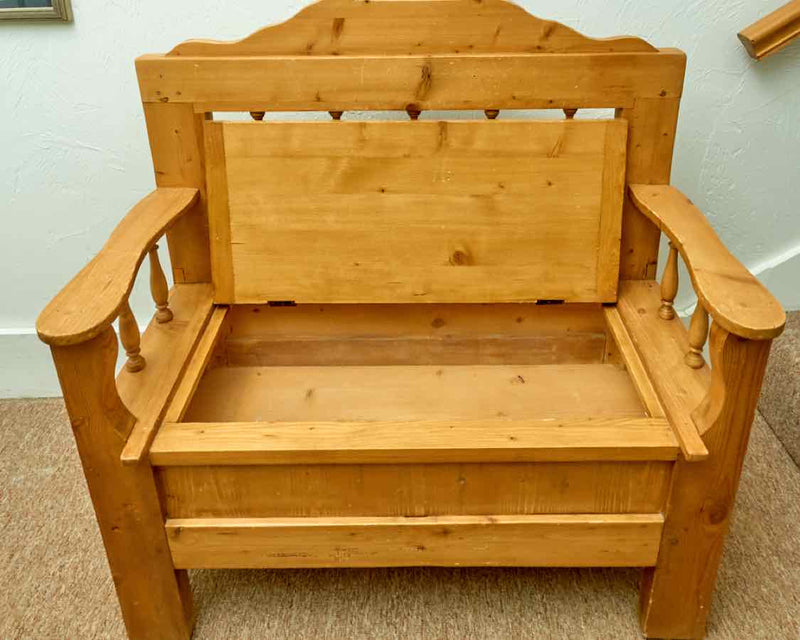 European Pine Spindle Bench with Flip Top Bench